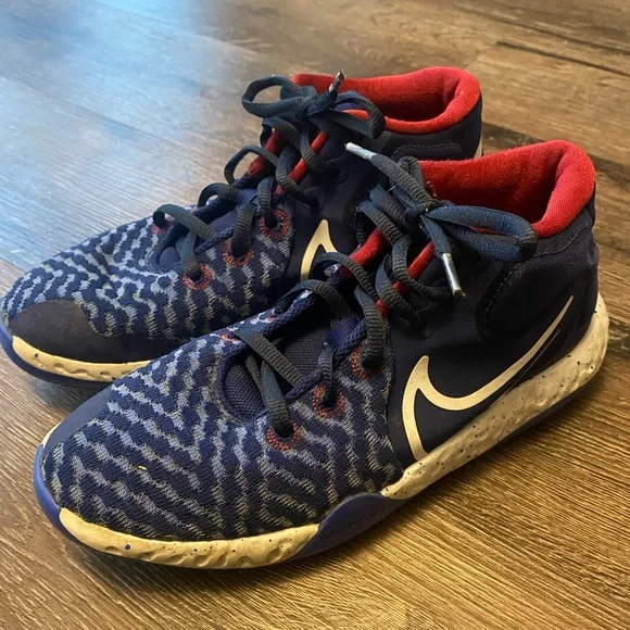 Nike KD Trey 5 VIII Basketball Shoes Youth sz 5 - Picture 1 of 4